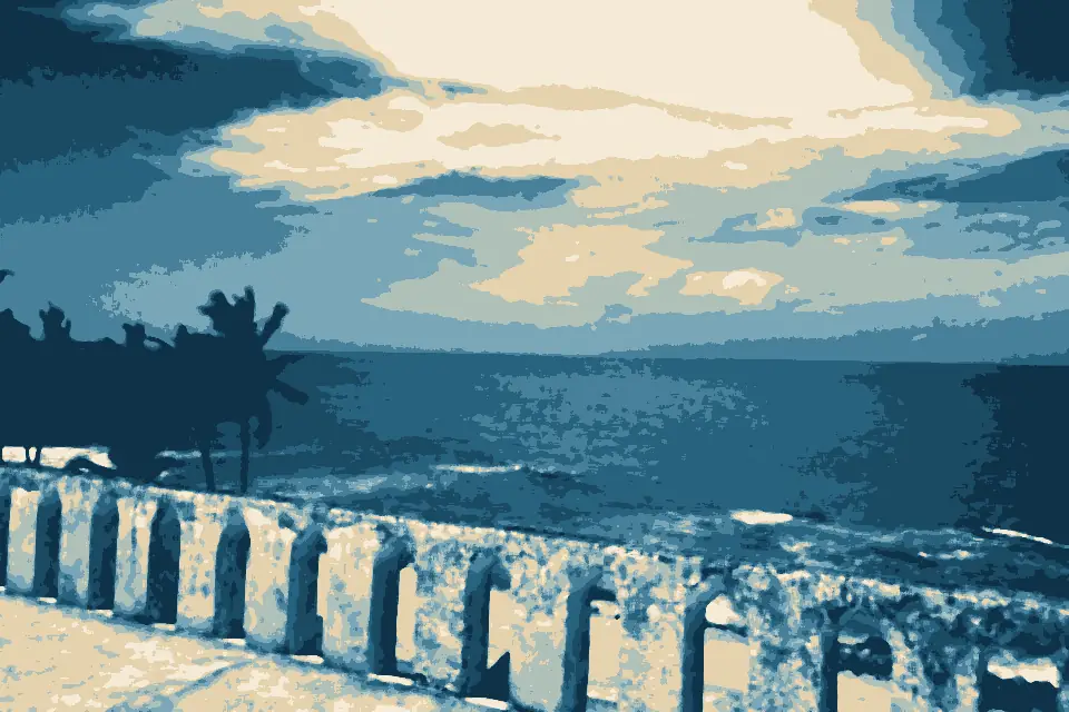 Elmina Bay: Overview of Elmina Castle and the sea