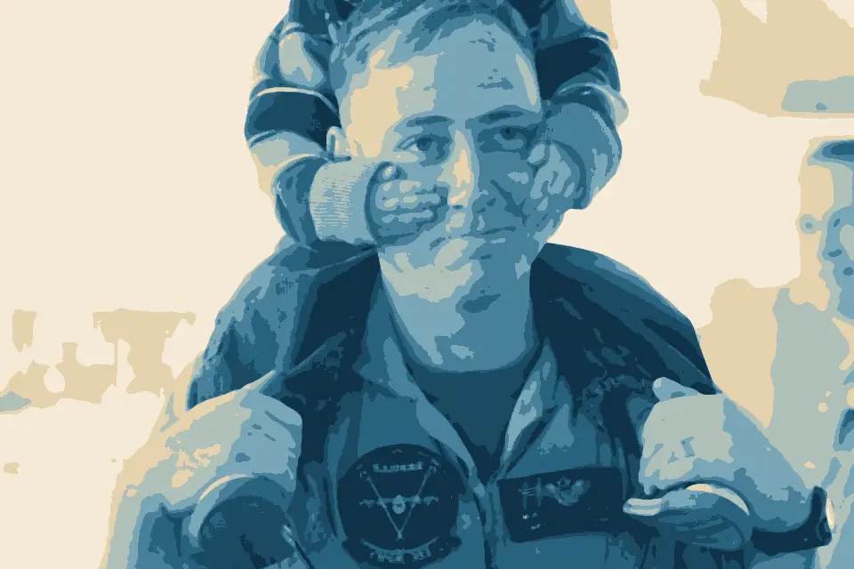 Miramar Beach: U.S. Marine Corps Capt. William R. Houck with Marine Aerial Refueler Transport Squadron (VMGR) 352, Marine Aircraft Group (MAG) 11, 3rd Marine Aircraft Wing (MAW), holds his son on his shoulders on Marine Corps 140115-M-DF987-299