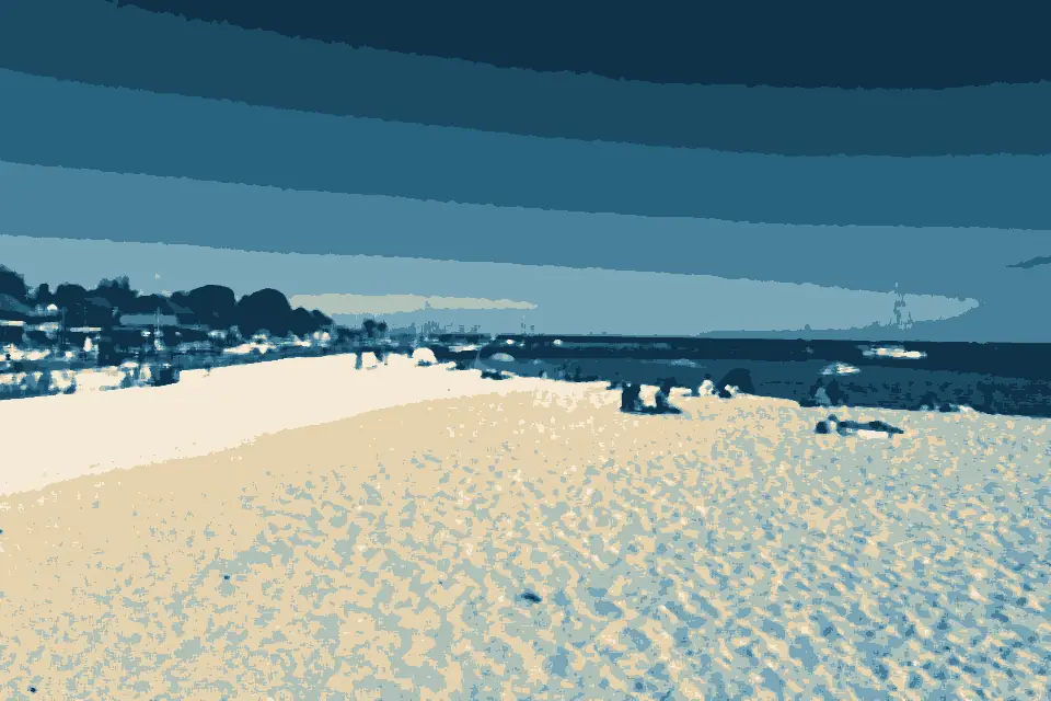 Plage des Roches Noires: Strand in Saint-Gilles