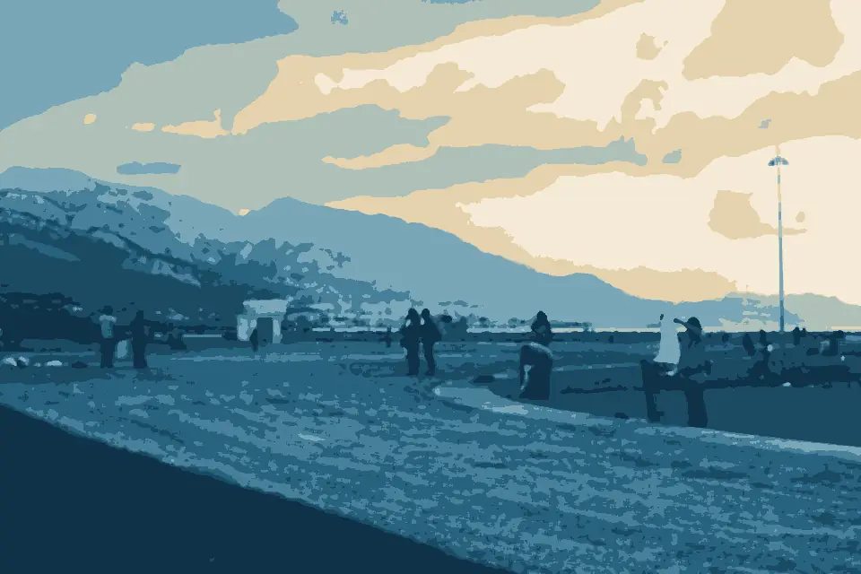 Plage du Prado: Beach, clouds and art students looking in the bins - panoramio