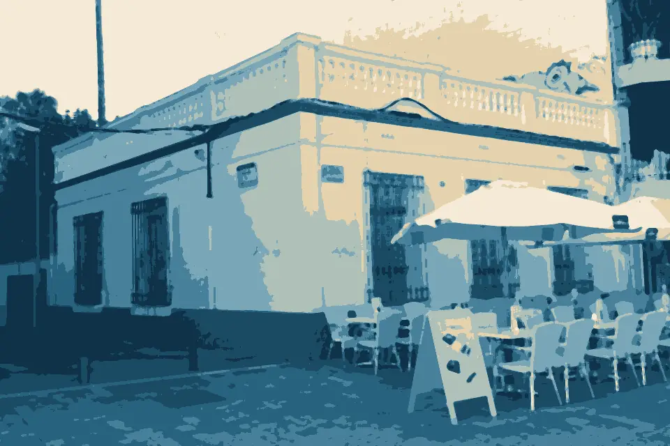 Platja de Segur: 106 Cal Casas, pg. Marítim de Sant Joan de Déu 88 (Calafell)