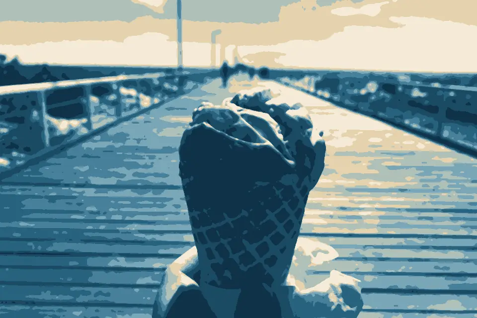 Semaphore Beach: Ice cream cone at the beach