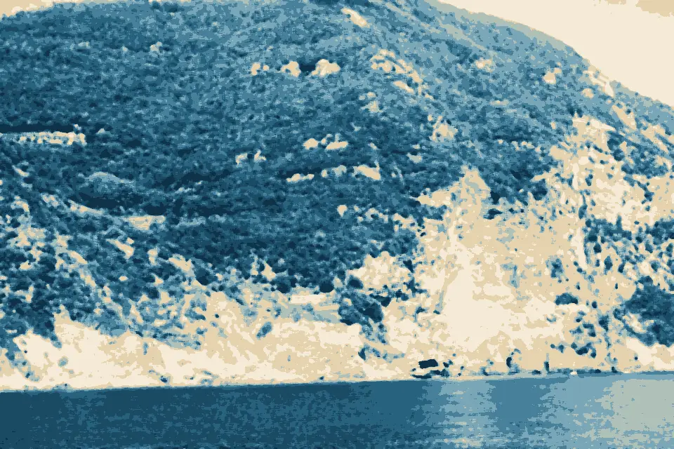Spiaggia Del Persico: Red rocks near Porto Venere